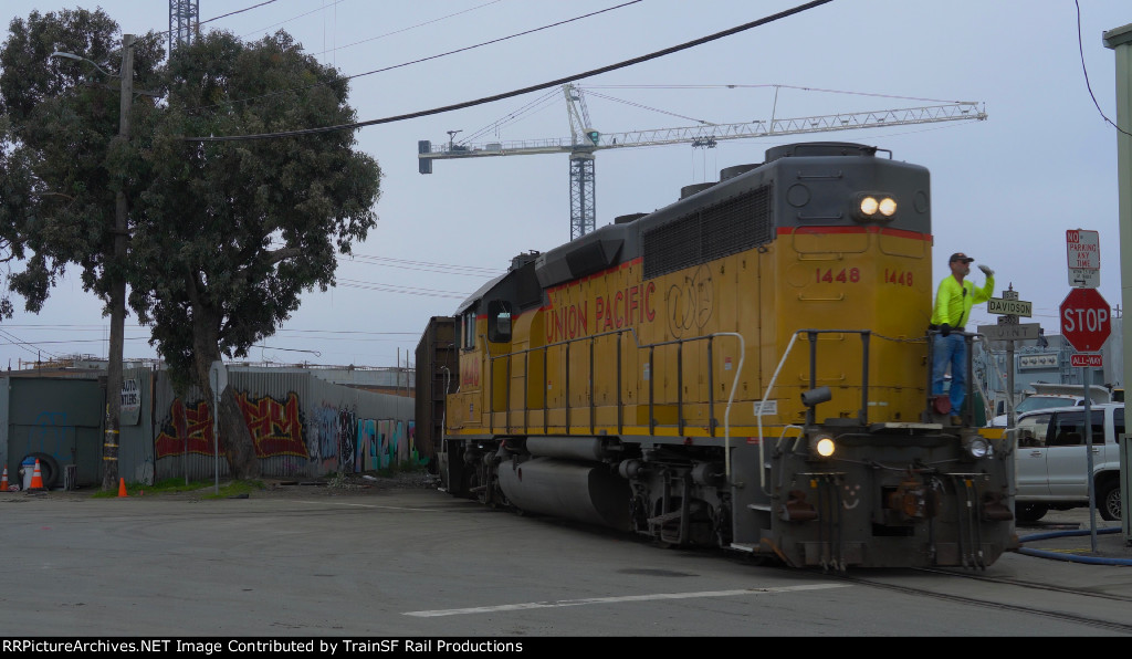 UP 1448 Leads the LSF51-25 down Quint St